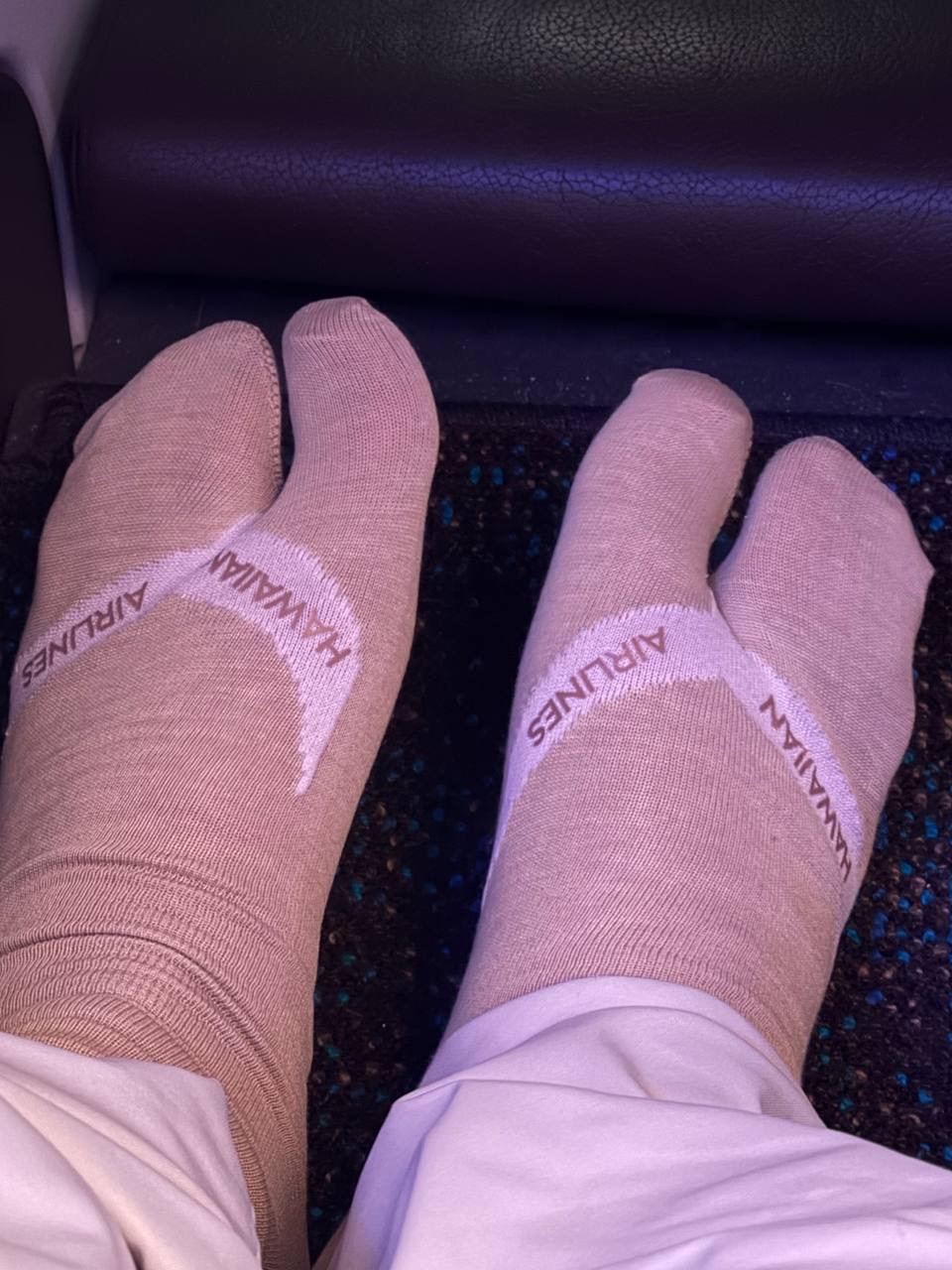 Split-toe socks on Hawaiian Airlines