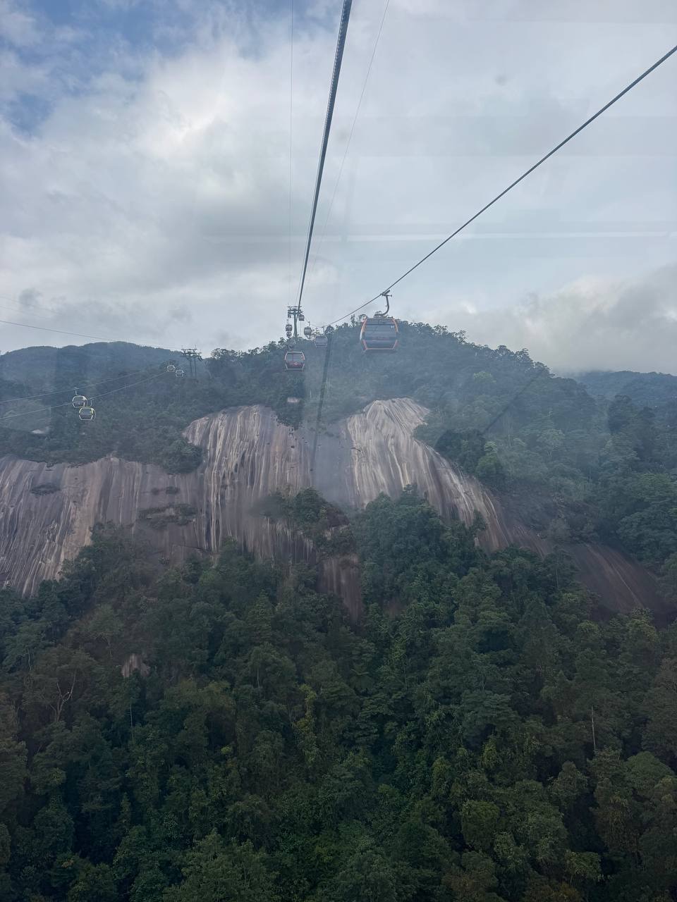 Gondola ride up the mountain!